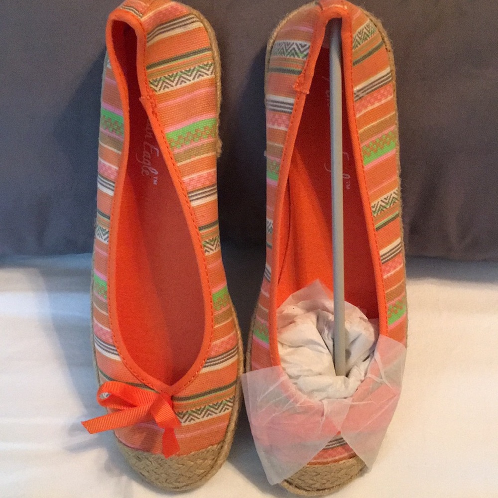 New American Eagle shoes have been worn once